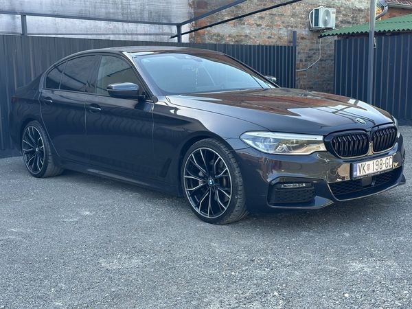 BMW BMW G30 525d M PAKET - TOP STANJE